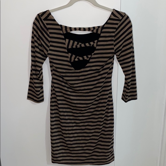 Dress - Picture 5 of 8